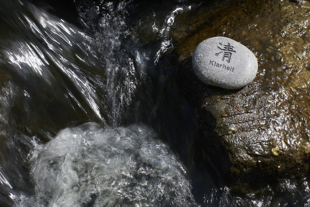 Flusskieselstein 'Klarheit' gr