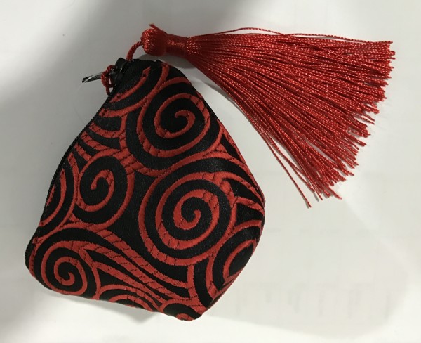 Etui mit Troddel rot/schwarz 11x8cm